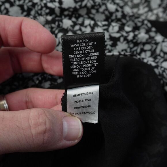 Torrid Floral Smocked Blouse‎ Black White Flirty Chiffon Square Neck Babydoll 1X - Picture 6 of 7